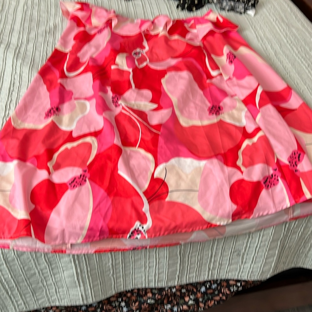 Stunning one shoulder dress! Perfect for vacation, party or Halloween dress up